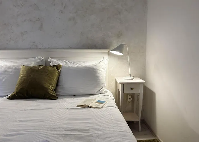 Iza Roka Apartments