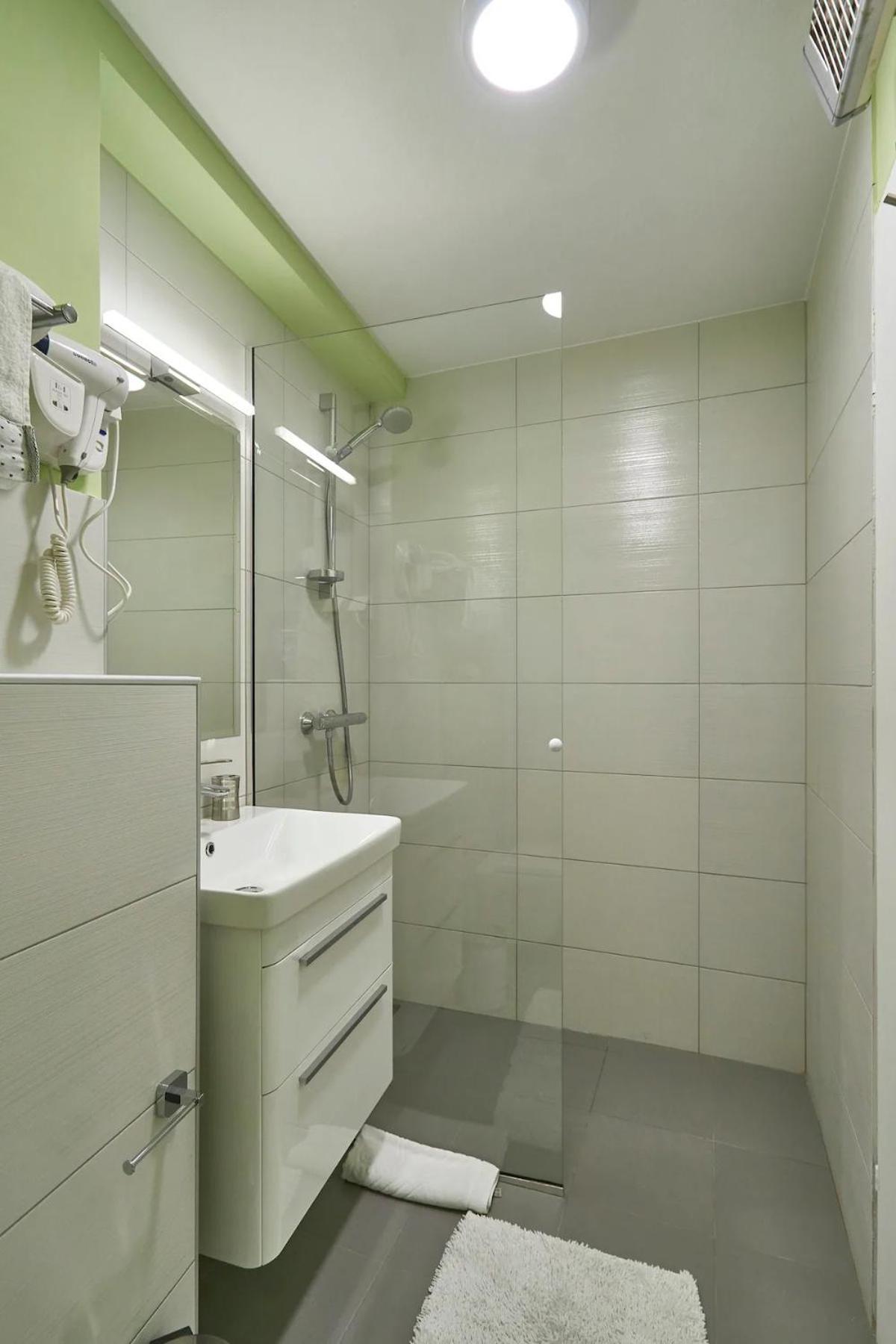 Iza Roka Appartement *