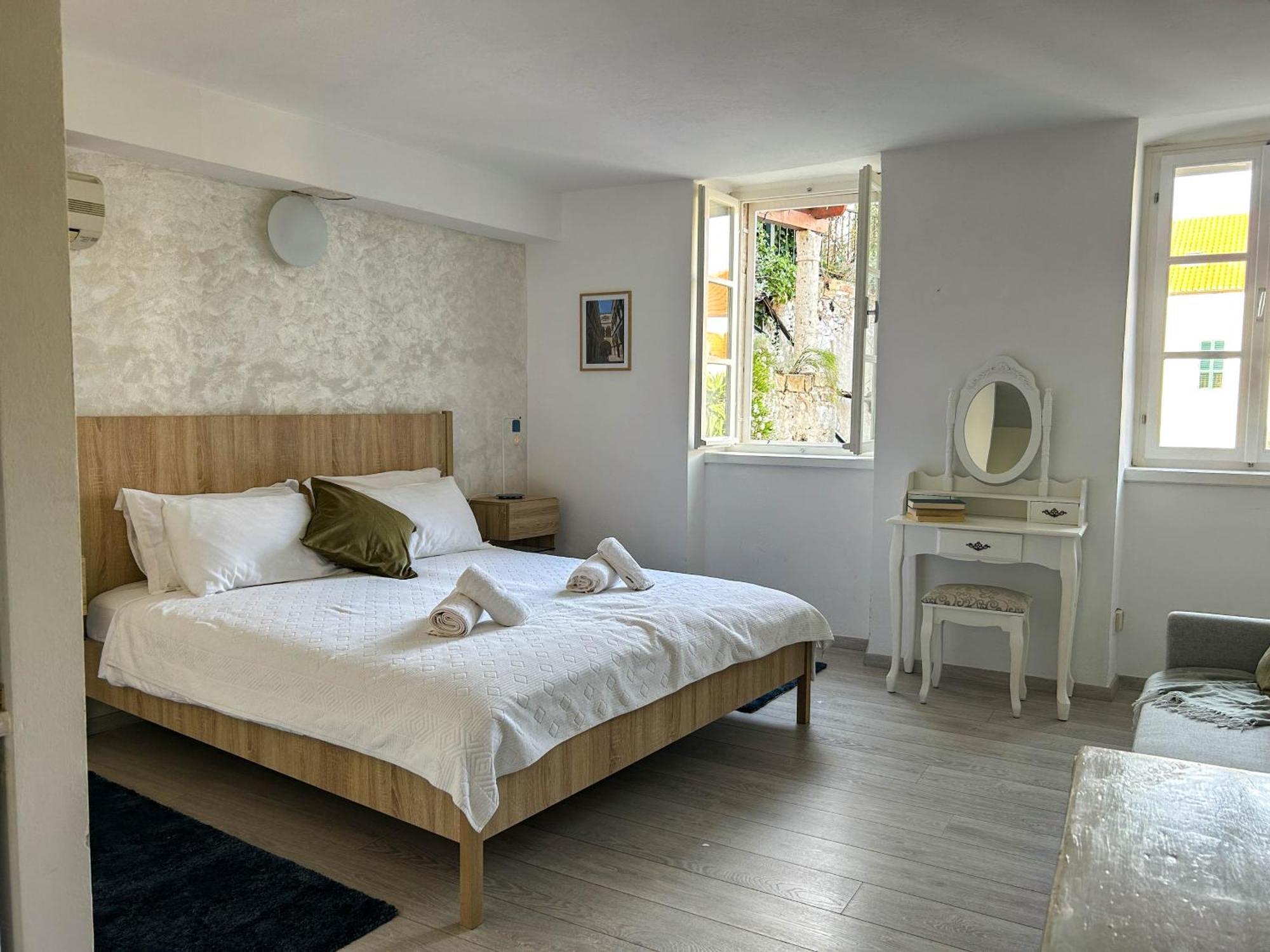 Iza Roka Apartman *